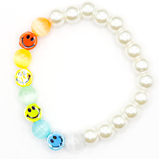 Smiles and Pearls Glass Beaded Bracelet